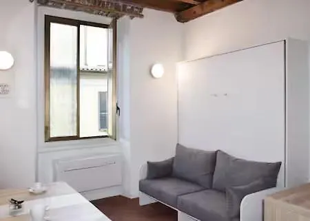 Piazza 5 Giornate 아파트 *